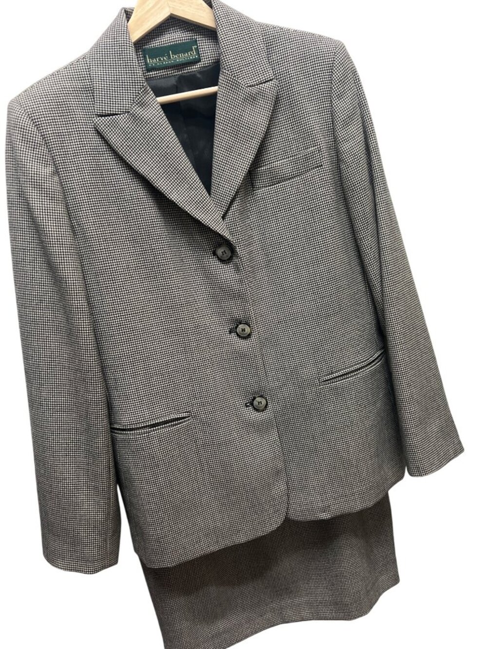 Harvé Benard Y2K 3 Button Blazer Gray Houndstooth Skirt Suit Set